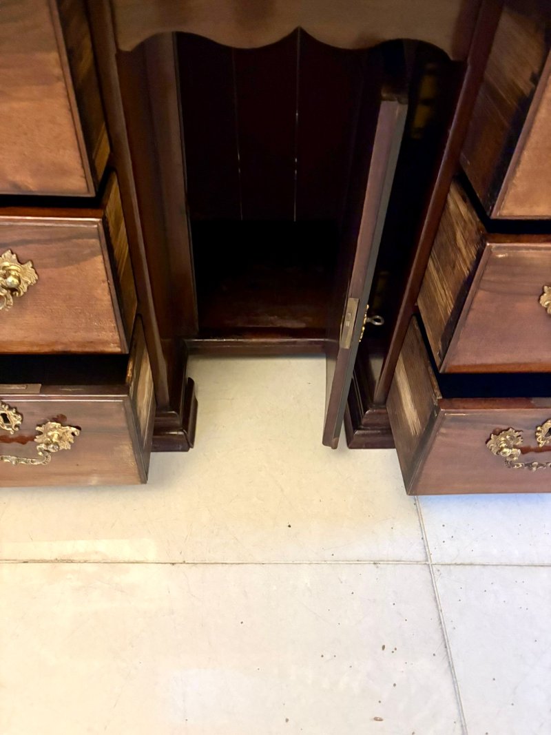 Antique George III Quality Mahogany Kneehole Desk